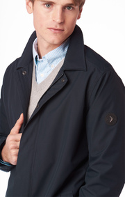 Gustav over coat