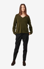 Boomerang - Rutan v-neck sweater - Winter moss